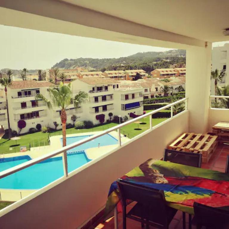 Casa en urb. con la piscina más GRANDE de Jávea. - Apartamento con vistas a la piscina - 50
