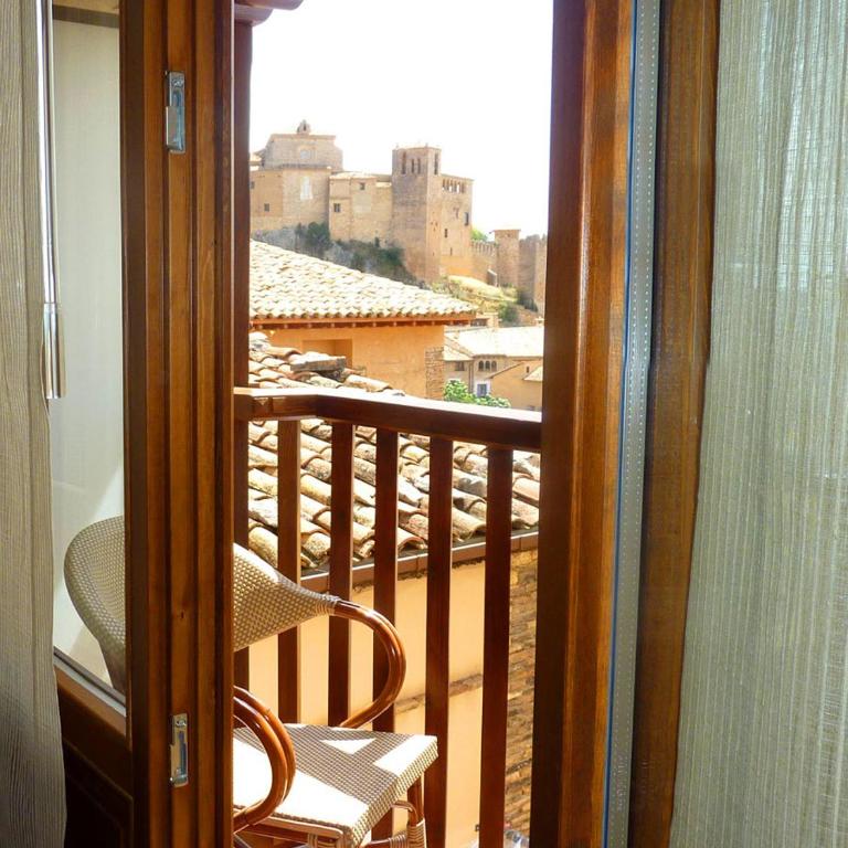 Hotel Castillo de Alquézar - Habitación Doble con balcón y vistas al castillo - 1