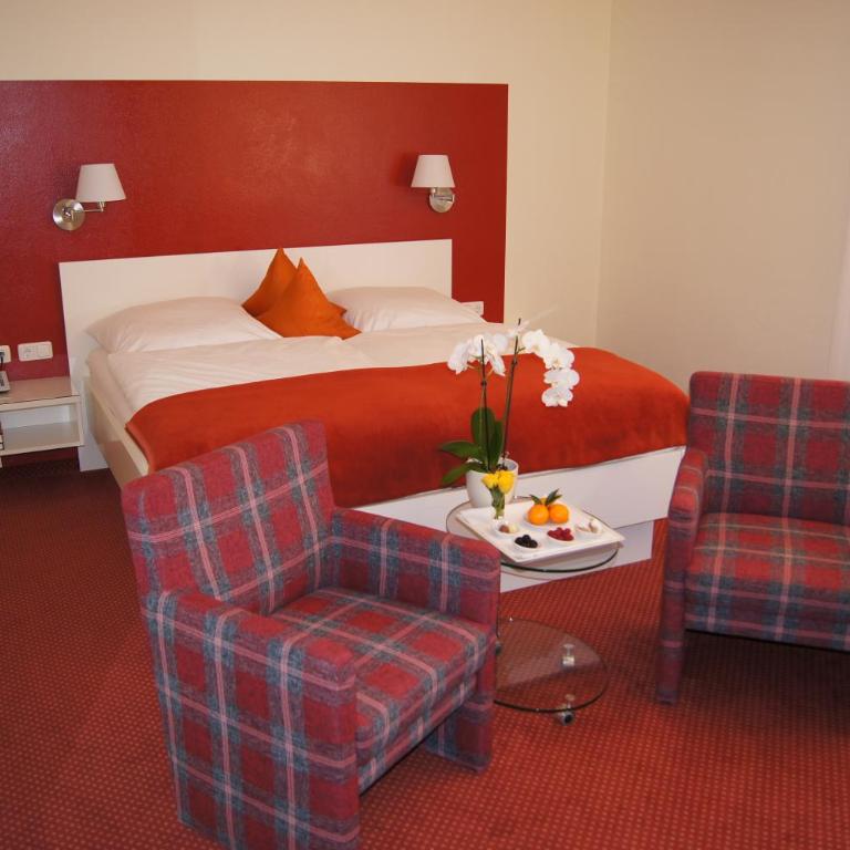 Hotel Christine - Doppelzimmer mit Badewanne - 1