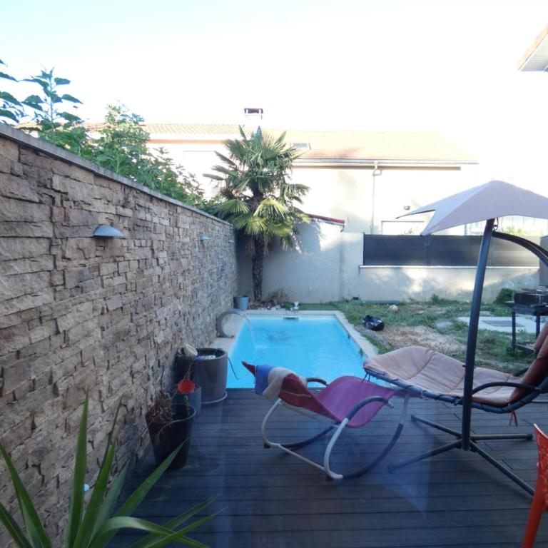 Maison moderne et spacieuse avec piscine - Villa 3 Chambres - 17
