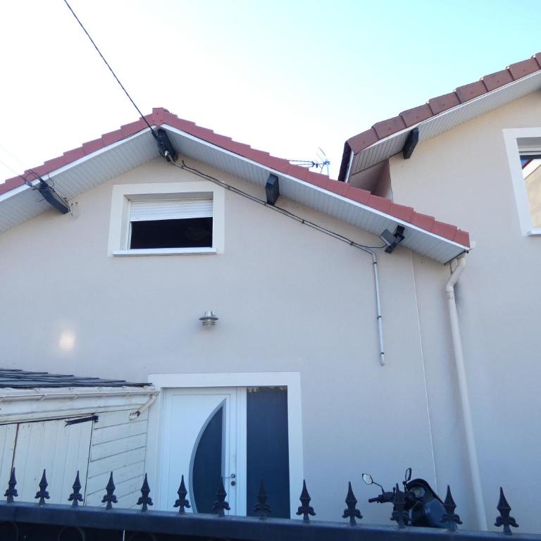 Maison moderne et spacieuse avec piscine - Villa 3 Chambres - 22