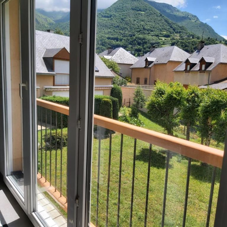 Appartement 2pers, superbe vue montagne, exposé sud, Résidence très calme, parking, 5mns à pied du centre - Appartement 1 Chambre - 10
