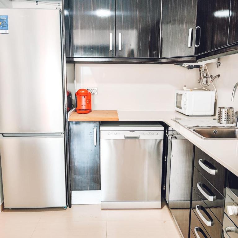 Nina's Blue Pool & Beach - Three-Bedroom Apartment - 31