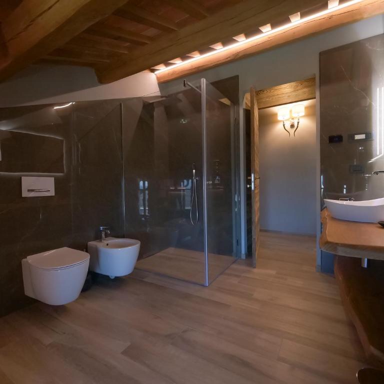 Relais Colle Messino Briaglia Mondovì - Suite mit Kingsize-Bett und Balkon - 4