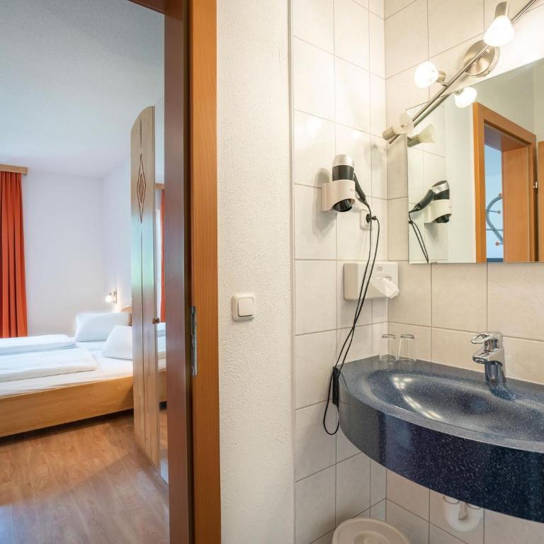 Apartment in Neustift near Ski Lift - Apartment - 12