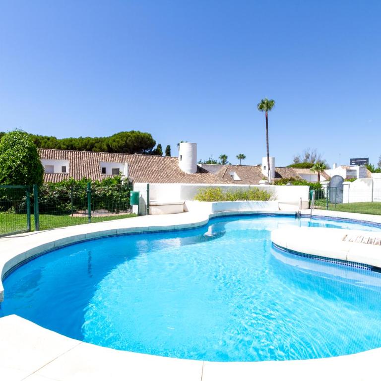 MARBELLA BANUS SUITES - Villa Marina Banús Beach Apartment - Apartment with Pool View - 13