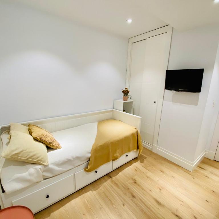 Apto de diseño centro parking calefacción aire wifi - Three-Bedroom Apartment - 22