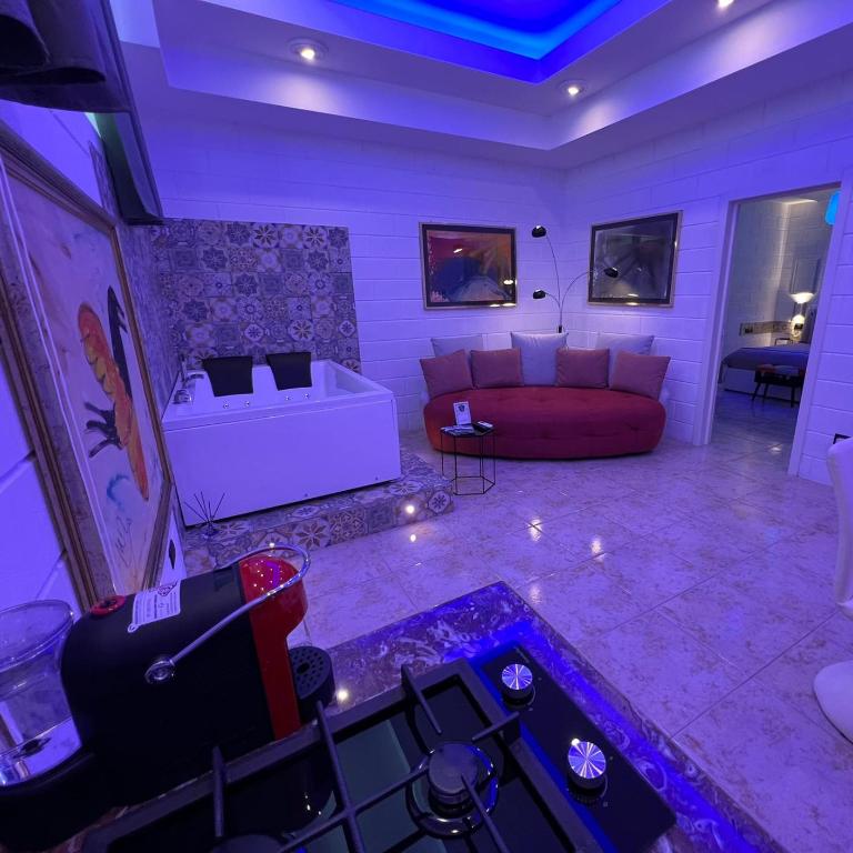 GianLuis Luxury Suites - Suite Queen con Vasca Idromassaggio - 4