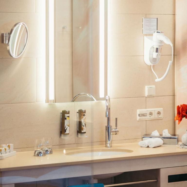Strandhotel am Weissensee - Doppelzimmer mit Balkon - 1