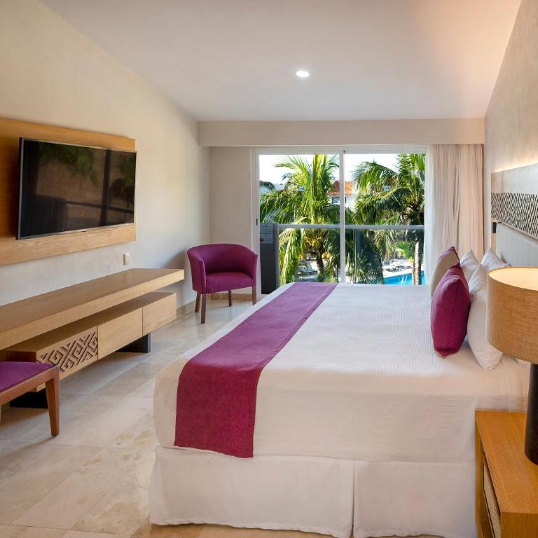 Viva Azteca by Wyndham, A Trademark All Inclusive Resort - Superior Pool King Room with One King Bed, Non-Smoking - 3
