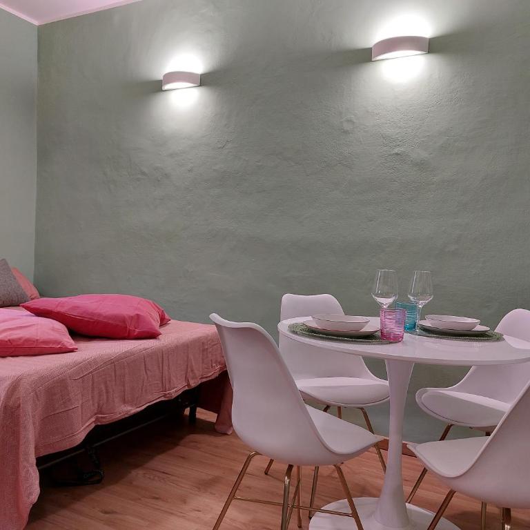 2 Via Fabio Mangone - Appartamento con 1 Camera da Letto - 12