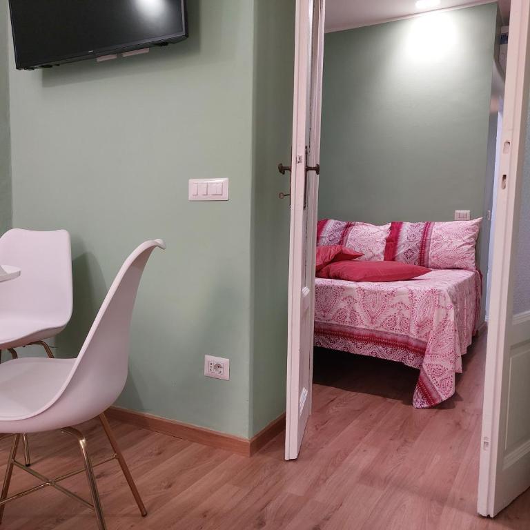 2 Via Fabio Mangone - Appartamento con 1 Camera da Letto - 13