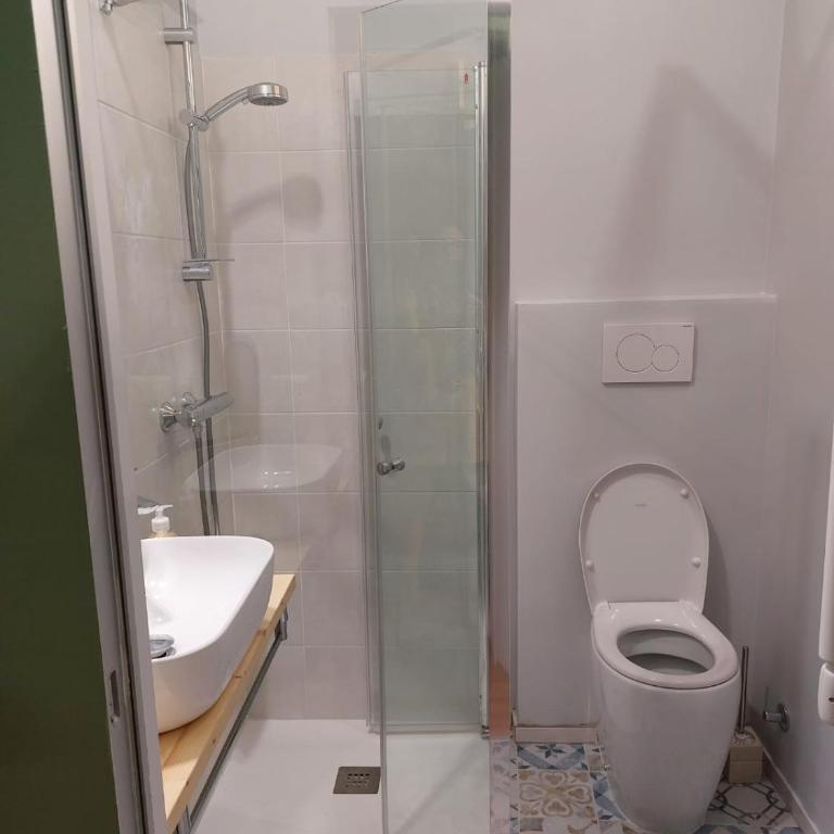 2 Via Fabio Mangone - Appartamento con 1 Camera da Letto - 24