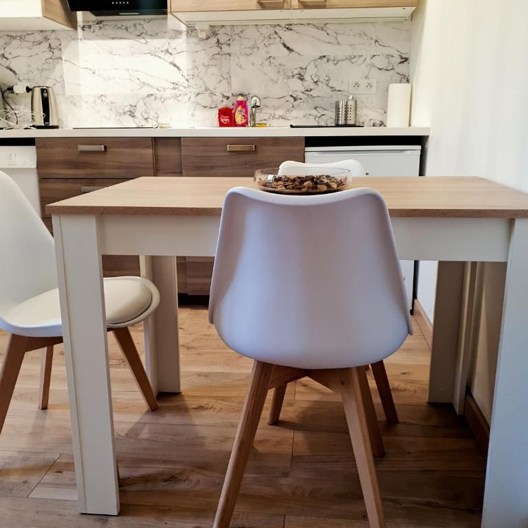 Appartement cosy entier, parking gratuit dans la rue - Appartement 1 Chambre - 6
