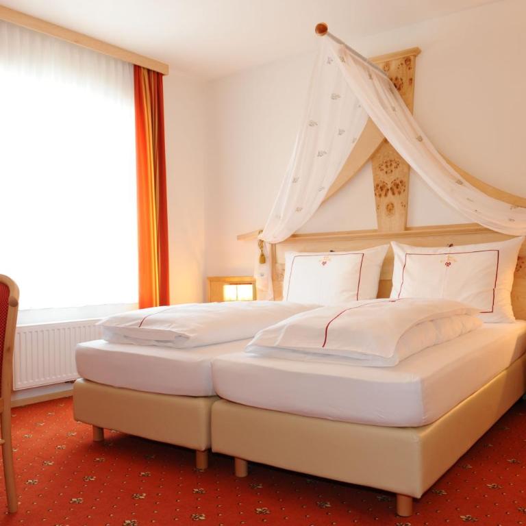 Hotel-Gasthof-Fleischerei - Zur alten Post - Großes Doppelzimmer - 1
