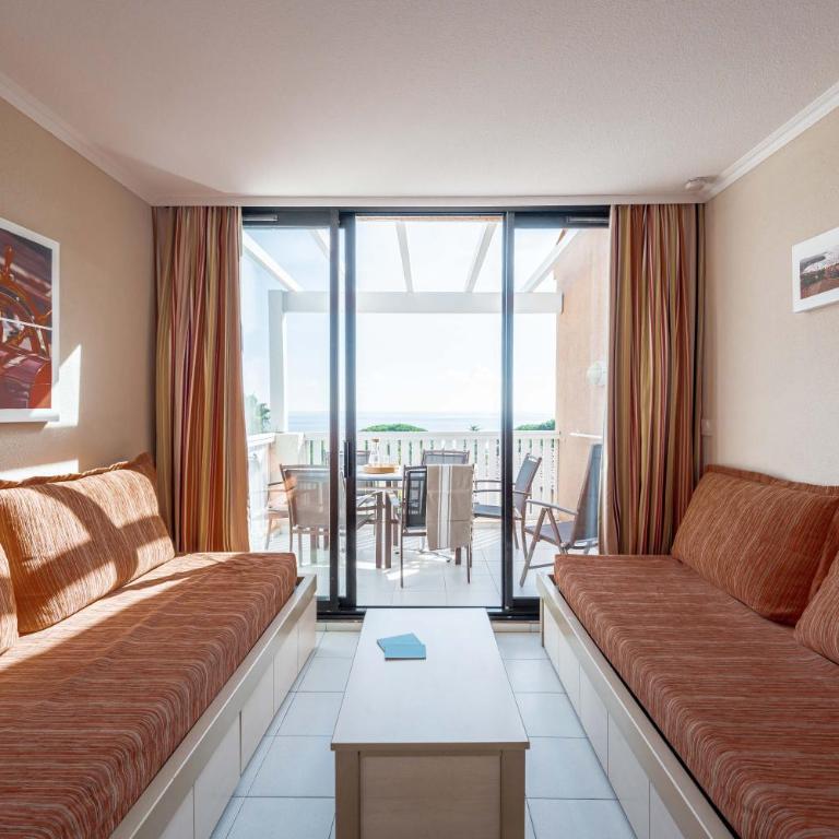 Résidence Pierre & Vacances L’Anse De Pramousquier - Appartement 1 Chambre avec Coin Nuit dans Alcôve, Climatisation et Terrasse ou Balcon (6 Personnes) - Vue sur Mer - Côté Sud - 1