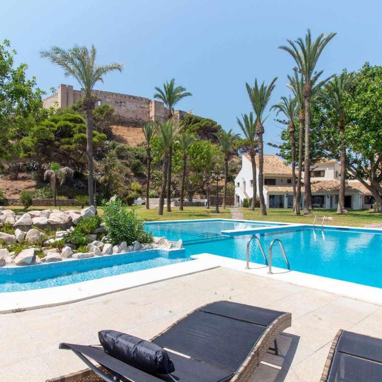 Castle Beach House. Luxury Beachfront Villa - Villa Deluxe - 21