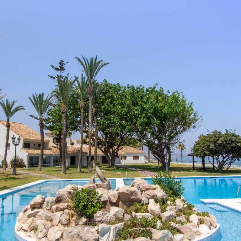 Castle Beach House. Luxury Beachfront Villa - Villa Deluxe - 23