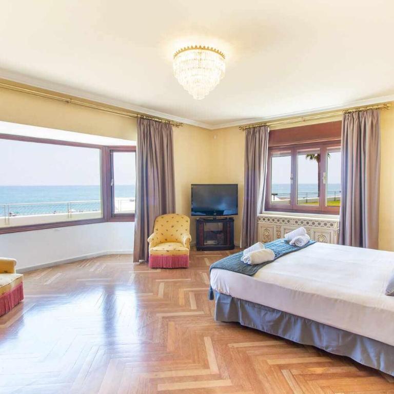 Castle Beach House. Luxury Beachfront Villa - Villa Deluxe - 38