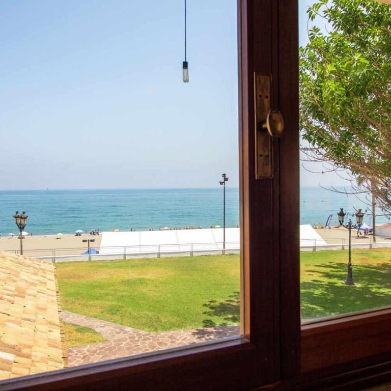 Castle Beach House. Luxury Beachfront Villa - Villa Deluxe - 52