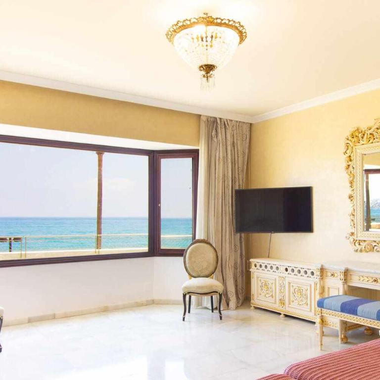 Castle Beach House. Luxury Beachfront Villa - Villa Deluxe - 33