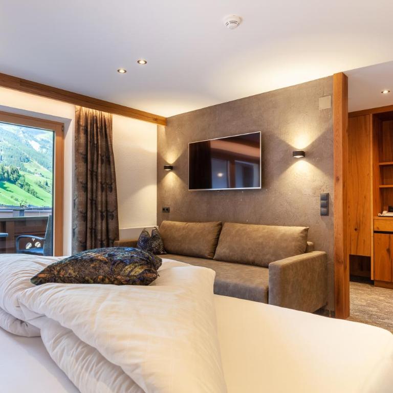 Hotel Jäger - Deluxe Doppelzimmer mit einem Balkon oder einer Terrasse - 11