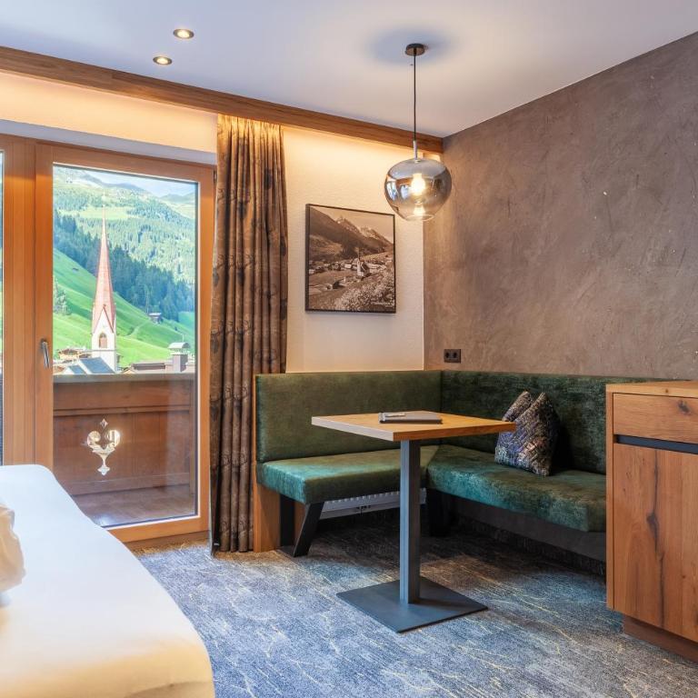 Hotel Jäger - Deluxe Doppelzimmer mit einem Balkon oder einer Terrasse - 8
