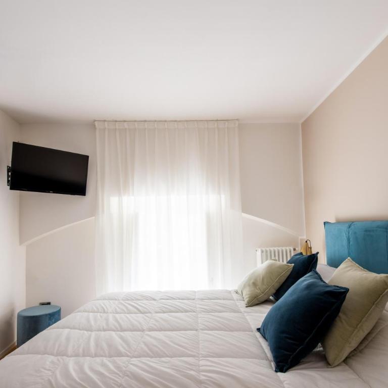 Moncada Suites & Apartments - Camera Matrimoniale con Bagno Privato - 4