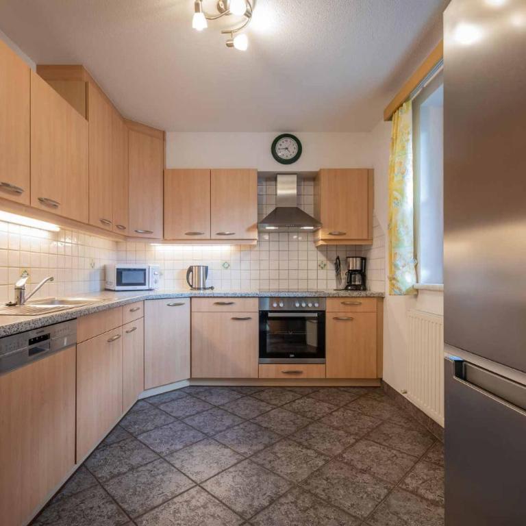 Ferienwohnungen Mischbach - Apartment mit 3 Schlafzimmern und Balkon - 3