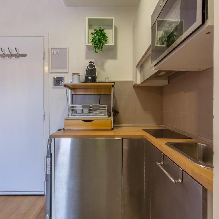 GuestHost - Studio BO16 2 min walk from Porta San Donato! - Studio - 2