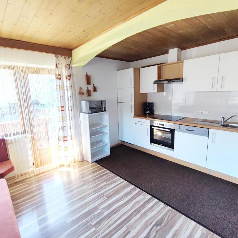 Chalet in Hippach near Ski Paradise - Ferienhaus mit 4 Zimmern - 2