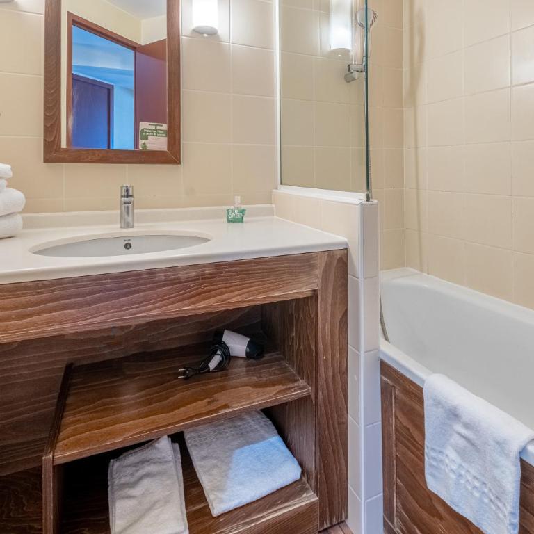 Résidence Pierre & Vacances Le Belmont - Appartement 1 Chambre avec Balcon et Vue sur Montagne (4 Personnes) - 6