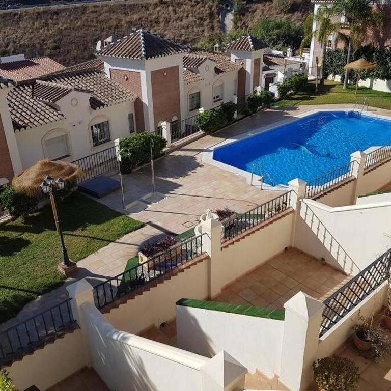 Stunning 2-Bed House in Nerja w. pool, a/c, garage - Casa de 2 dormitorios - 1