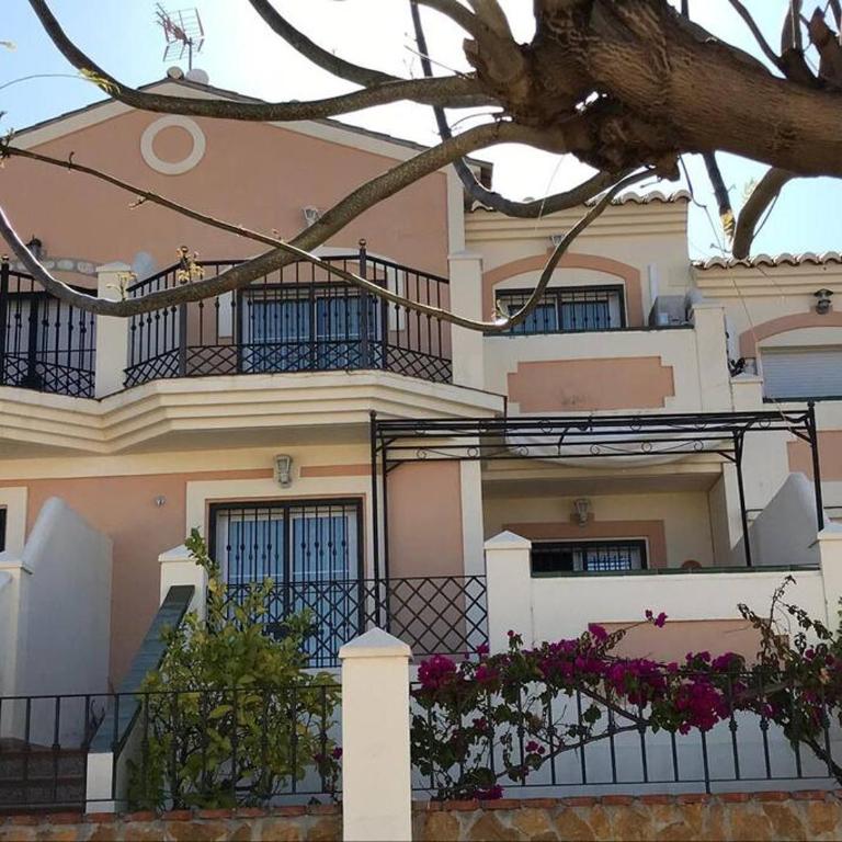 Stunning 2-Bed House in Nerja w. pool, a/c, garage - Casa de 2 dormitorios - 4
