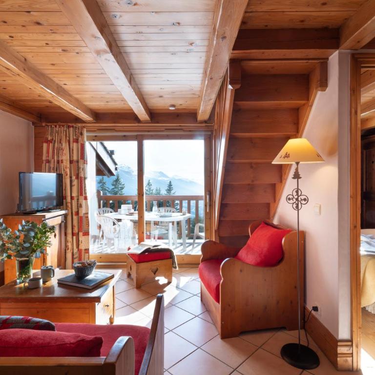 Résidence Pierre & Vacances Premium Les Alpages de Chantel - Appartement 3 Chambres avec Balcon (8 Personnes) - 2