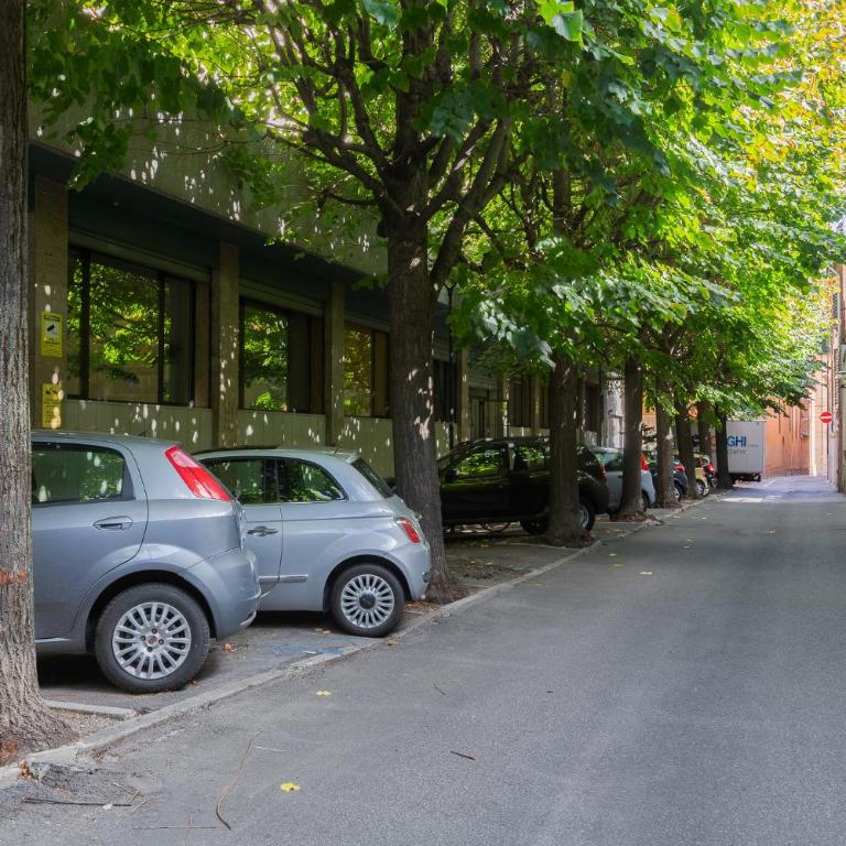 GuestHost - Apt with Terrace 10 min walk from Piazza Santo Stefano - Two-Bedroom Apartment - 30