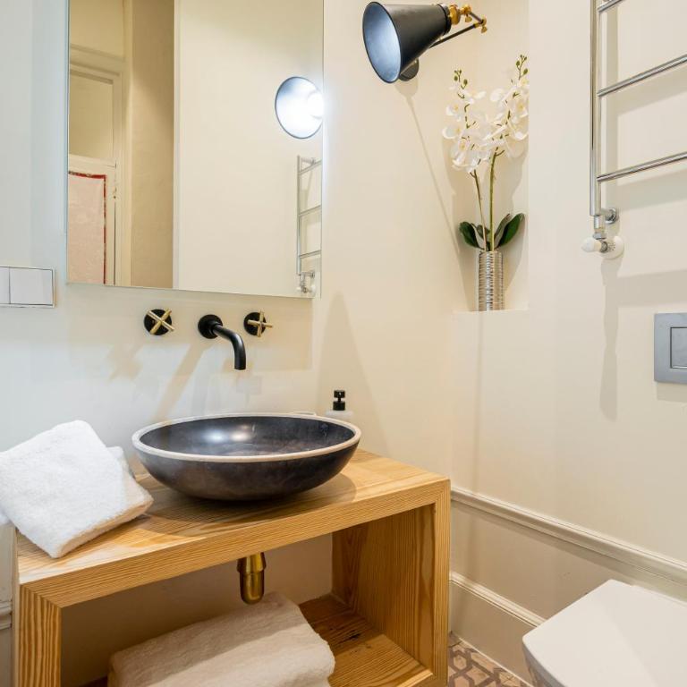 Ever House - CHUECA-GRAN VIA - Three-Bedroom Apartment - 86