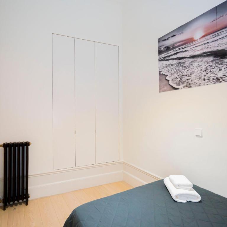Ever House - CHUECA-GRAN VIA - Three-Bedroom Apartment - 82