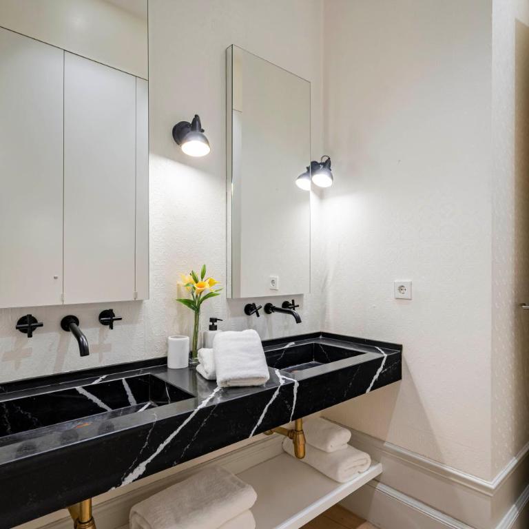 Ever House - CHUECA-GRAN VIA - Three-Bedroom Apartment - 55