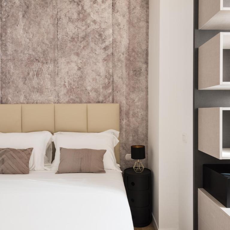AT FORTY-ONE - Superior Double or Twin Room - 2