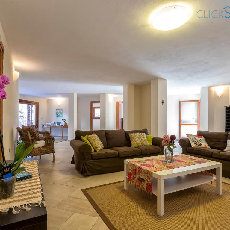 Villa Verde with pool, private parking, air conditioning, 5 bedrooms and 4 bathrooms - Villa with Private Pool - 83