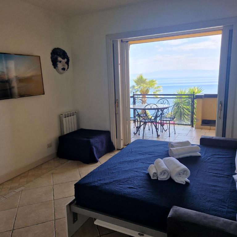 Perla Mediterranea by Taormina Holidays - Two-Bedroom Apartment - 6