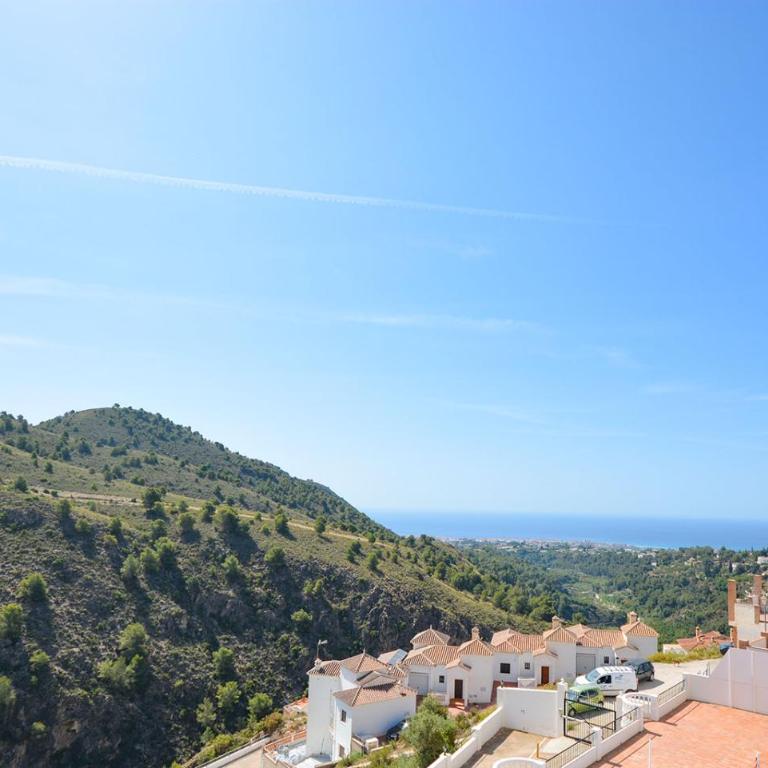 Apartamento la vista, Frigiliana 2 bedroom apartment with amazing views, pool and free private parking HansOnHoliday Rentals - Apartamento de 2 dormitorios - 5
