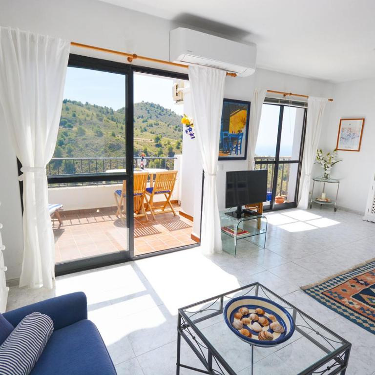 Apartamento la vista, Frigiliana 2 bedroom apartment with amazing views, pool and free private parking HansOnHoliday Rentals - Apartamento de 2 dormitorios - 18