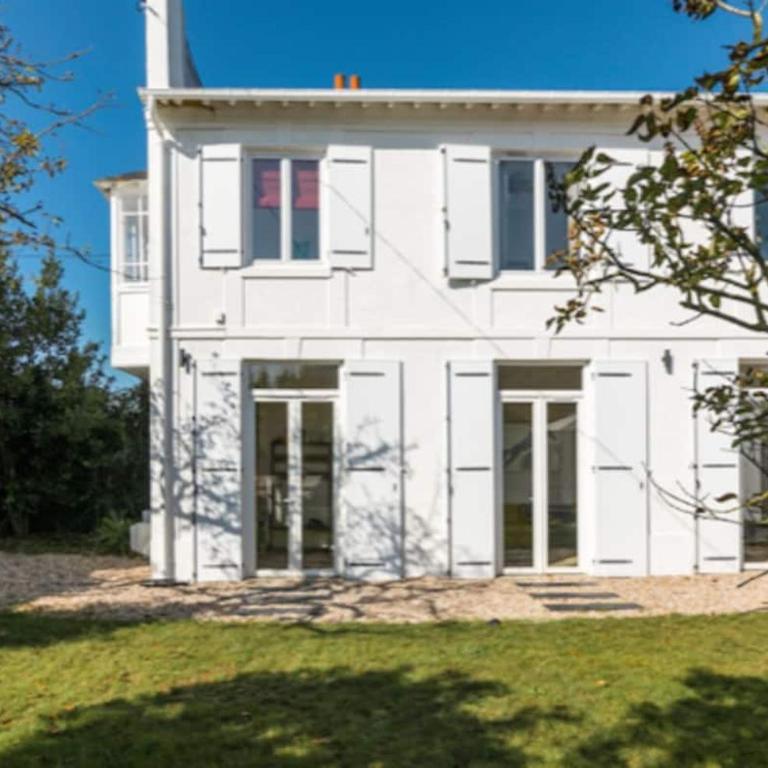 Très jolie Villa Bianca, maison avec jardin privé à Deauville - Villa - 1