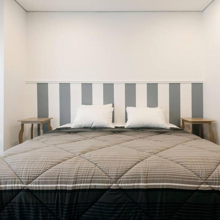 Beautiful loft. King size bed. 150 Mbps internet. - One-Bedroom Apartment - 4