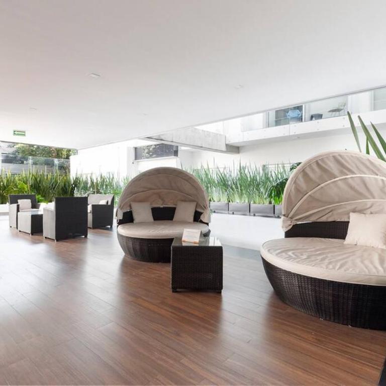 Beautiful loft. King size bed. 150 Mbps internet. - One-Bedroom Apartment - 13