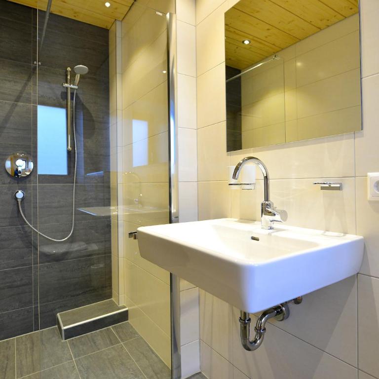 Ferienwohnungen Plattner - Apartment mit 2 Schlafzimmern und Seeblick - 4