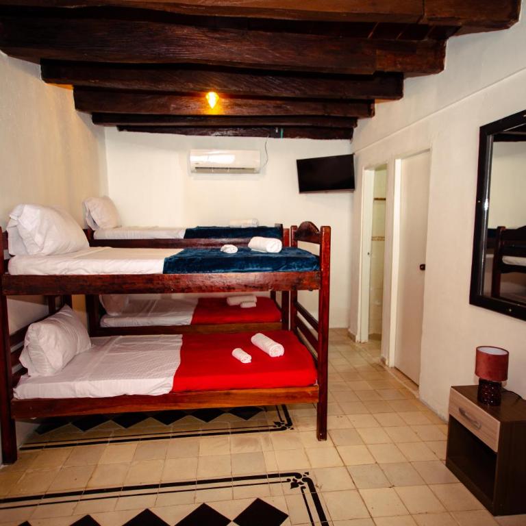 Casa Hotel Marbella Beach - Habitación Familiar Estándar - 2