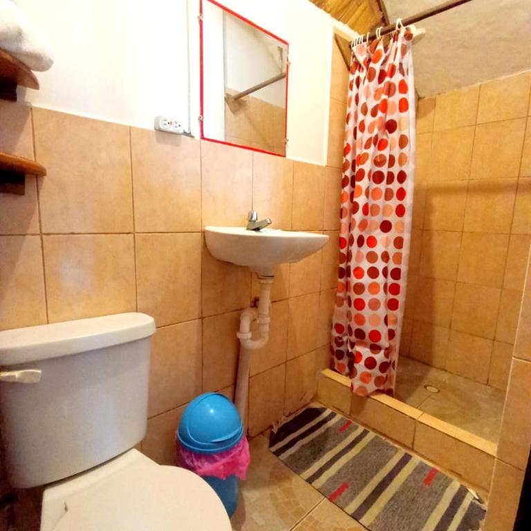 Hostal Mirada al Mar - Habitación Compartida Mixta - 8